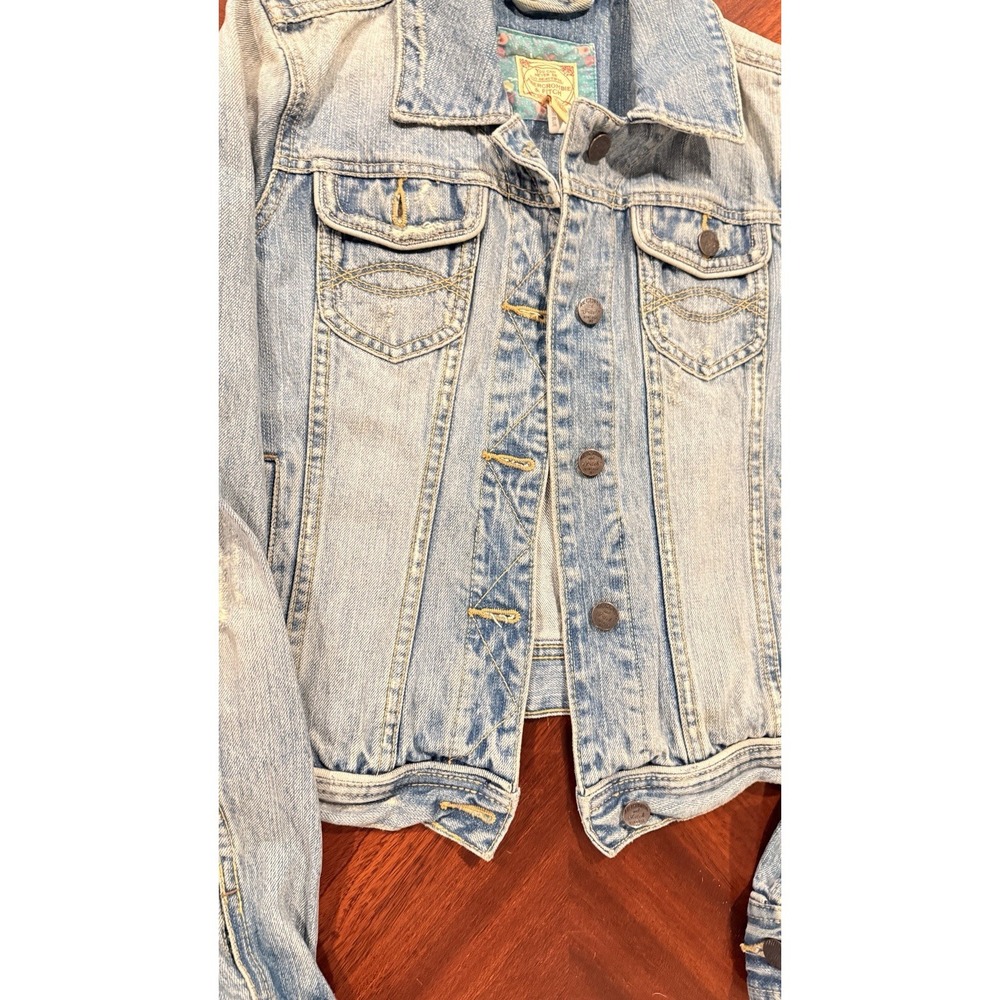 Abercrombie Fitch Womens Denim Jacket Medium Light Wash Distressed Trucker‎ - Picture 2 of 11